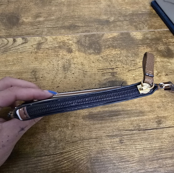 Tommy Hilfiger Navy and Brown Womens Wristlet Wallet - Picture 6 of 8